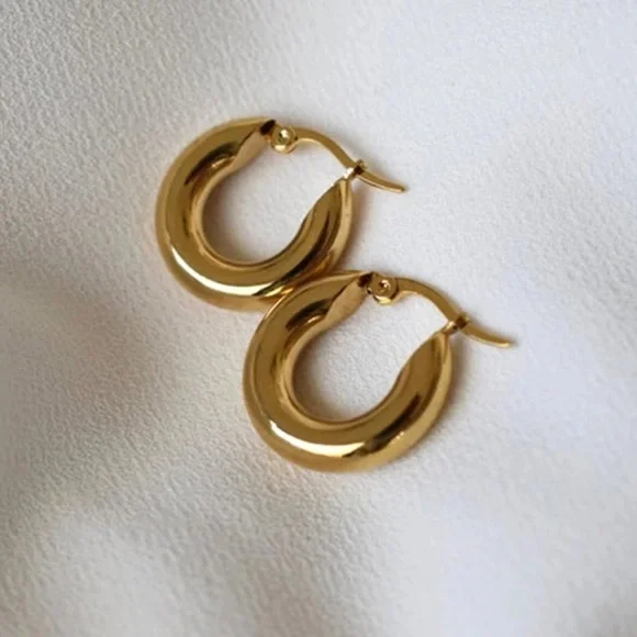 NEW 18K GOLD CHUNKY HOOP CIRCLE EARRINGS, NICE EARRINGS, CUTE EARRINGS - Picture 3 of 4